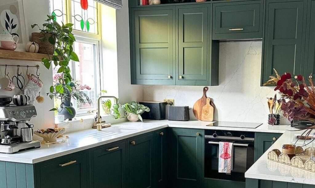 Green-Cabinets-in-Different-Kitchen-Sizes