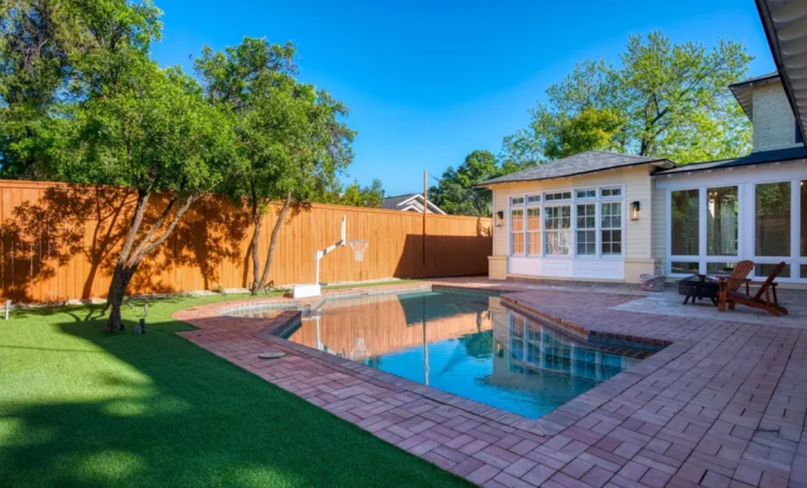 Detailed-Benefits-of-Owning-a-Home-with-a-Pool-in-San-Antonio